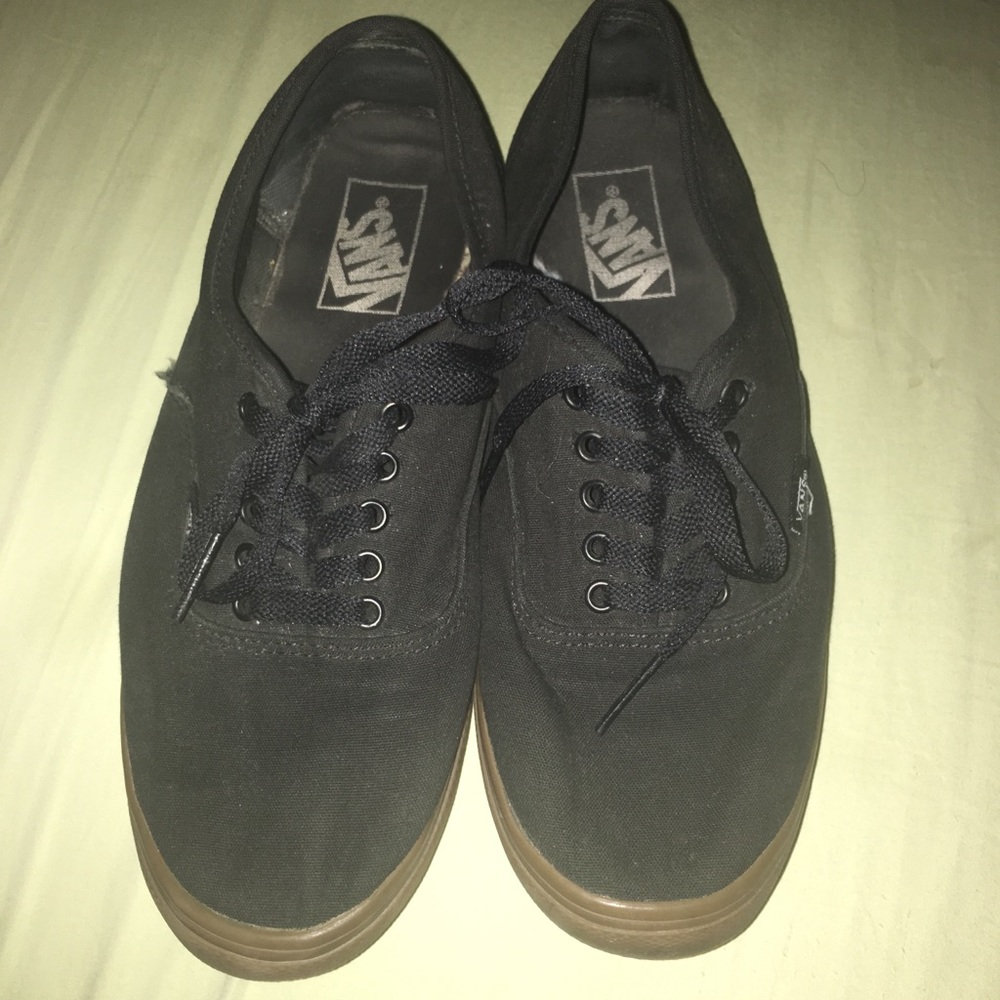VANS LO PRO BLACK TOP/RUBBER GUM SOLE WOMENS 9